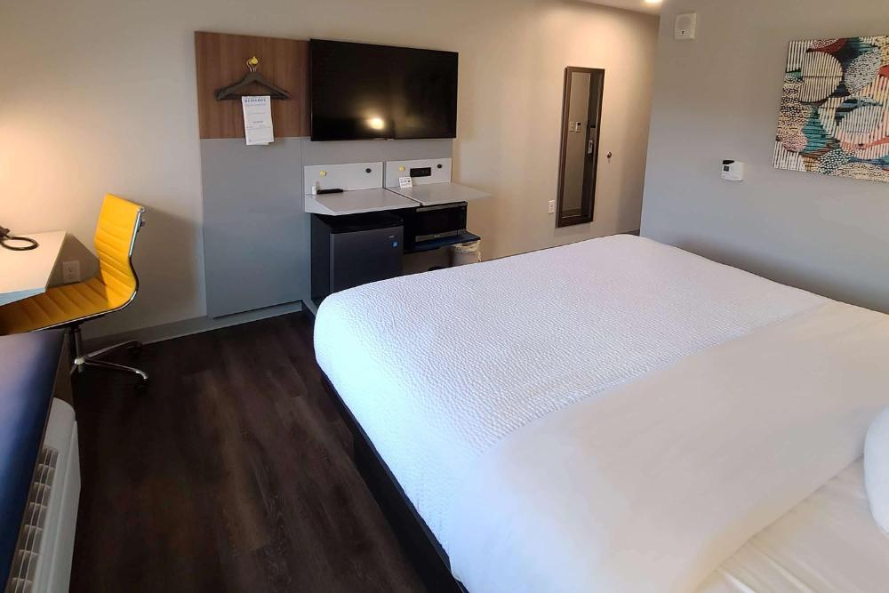 King Room - Mobility Access/Non-Smoking interior