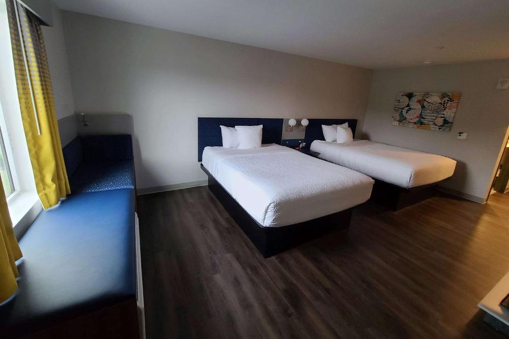Queen Room with Two Queen Beds - First Floor/Non-Smoking interior